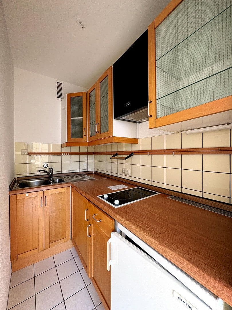 Prenájom bytu 1-izbový 28 m², Frankfurt, Hesensko Prenájom bytu 1-izbový 28 m², Frankfurt, Hesensko