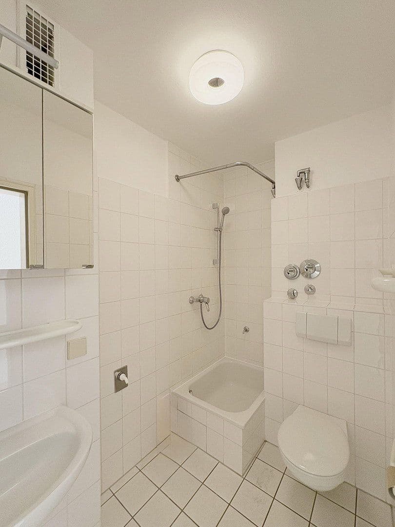 Prenájom bytu 1-izbový 28 m², Frankfurt, Hesensko Prenájom bytu 1-izbový 28 m², Frankfurt, Hesensko