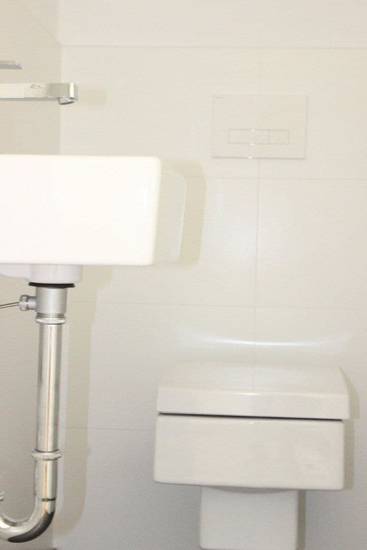 Prenájom bytu 3-izbový 97 m², Sterndamm 66 F, Berlin, Berlín Prenájom bytu 3-izbový 97 m², Sterndamm 66 F, Berlin, Berlín
