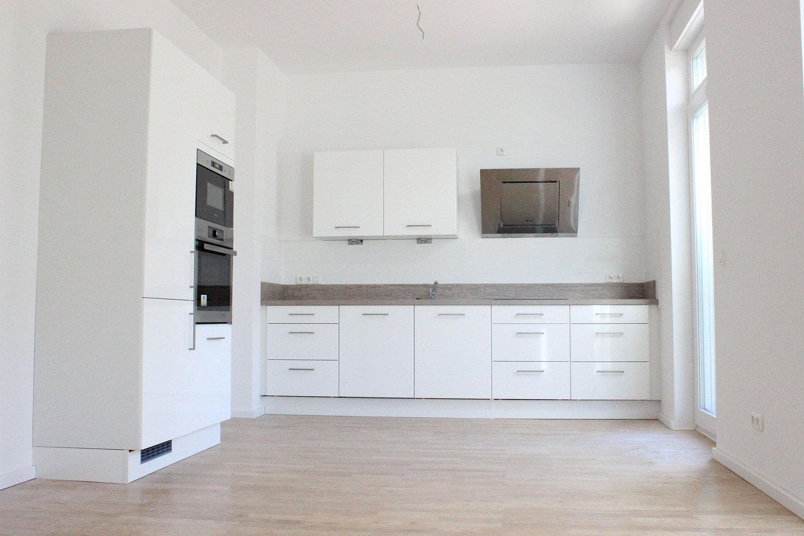 Prenájom bytu 3-izbový 97 m², Sterndamm 66 F, Berlin, Berlín Prenájom bytu 3-izbový 97 m², Sterndamm 66 F, Berlin, Berlín