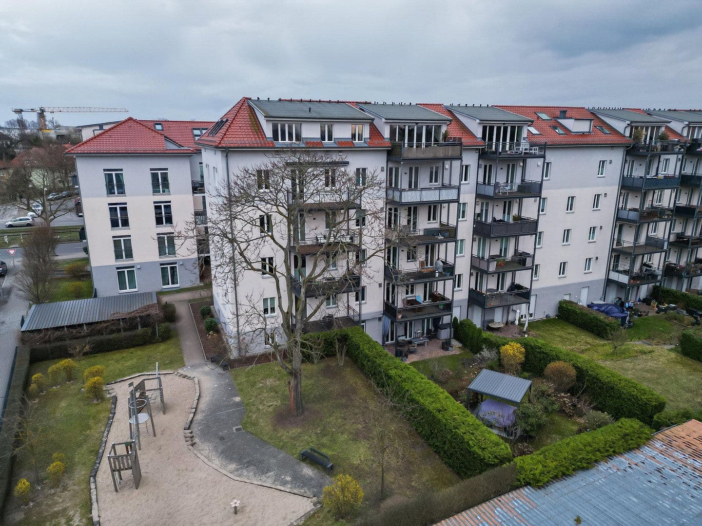 Prenájom bytu 3-izbový 97 m², Sterndamm 66 F, Berlin, Berlín Prenájom bytu 3-izbový 97 m², Sterndamm 66 F, Berlin, Berlín