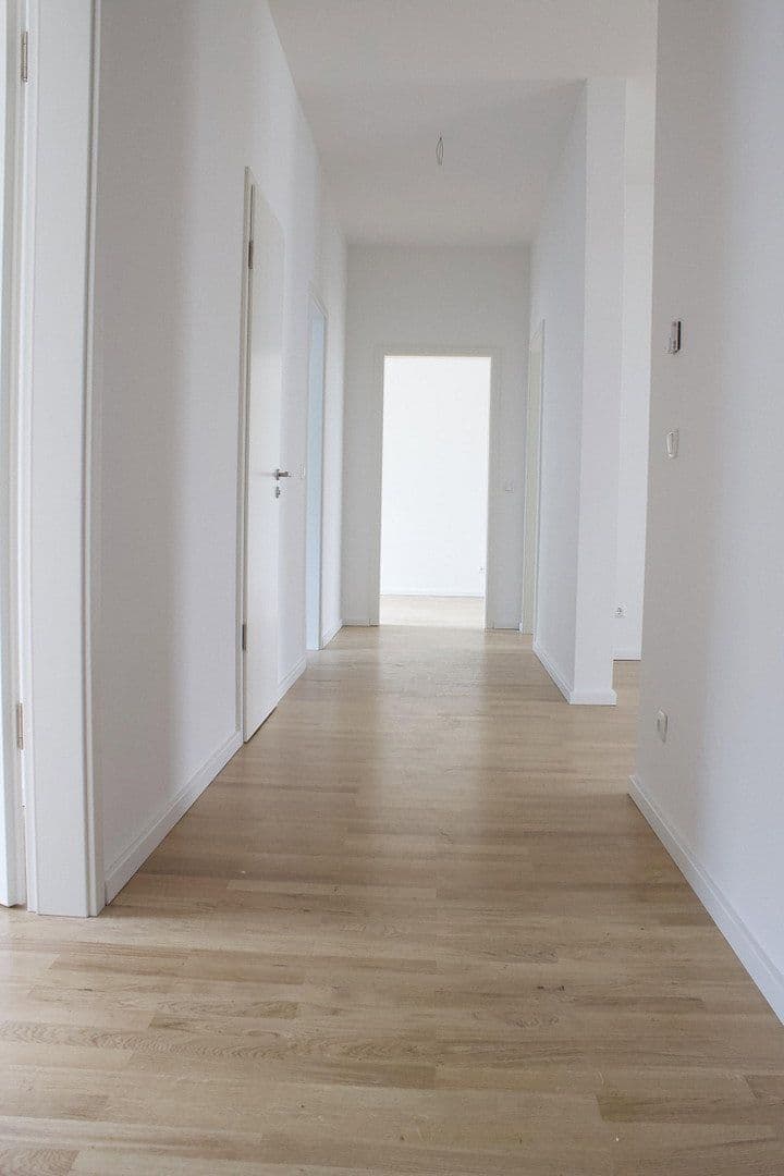 Prenájom bytu 3-izbový 97 m², Sterndamm 66 F, Berlin, Berlín Prenájom bytu 3-izbový 97 m², Sterndamm 66 F, Berlin, Berlín