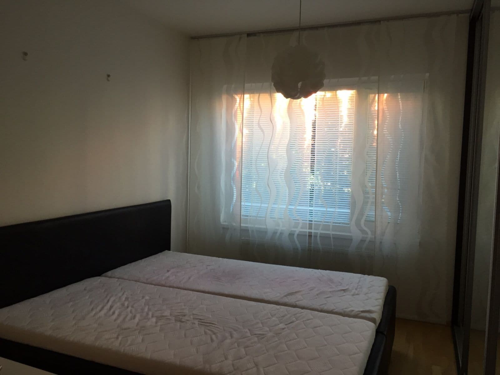 Prenájom bytu 2-izbový 45 m², K Vltavě, Praha, Praha Prenájom bytu 2-izbový 45 m², K Vltavě, Praha, Praha