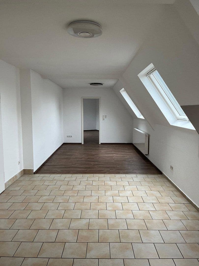 Prenájom bytu 2-izbový 49 m², Ludwigshafen, Porýnie-Falcko Prenájom bytu 2-izbový 49 m², Ludwigshafen, Porýnie-Falcko