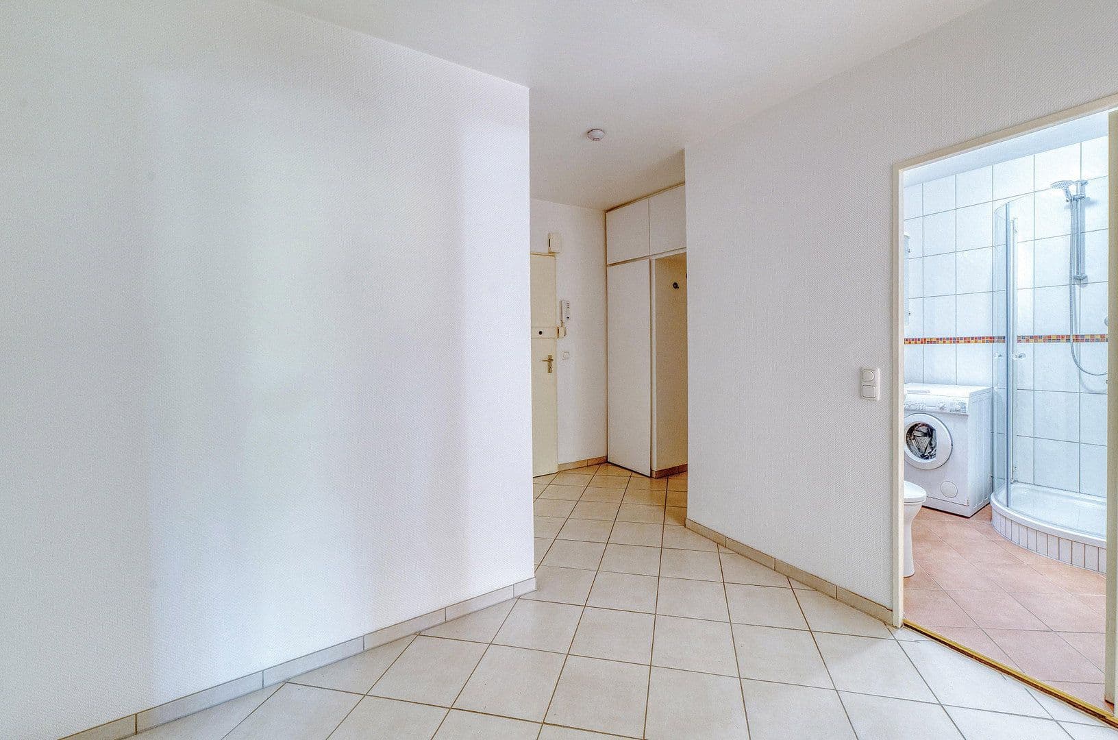 Predaj bytu 2-izbový 68 m², Angerburger Allee, Berlin, Berlín Predaj bytu 2-izbový 68 m², Angerburger Allee, Berlin, Berlín