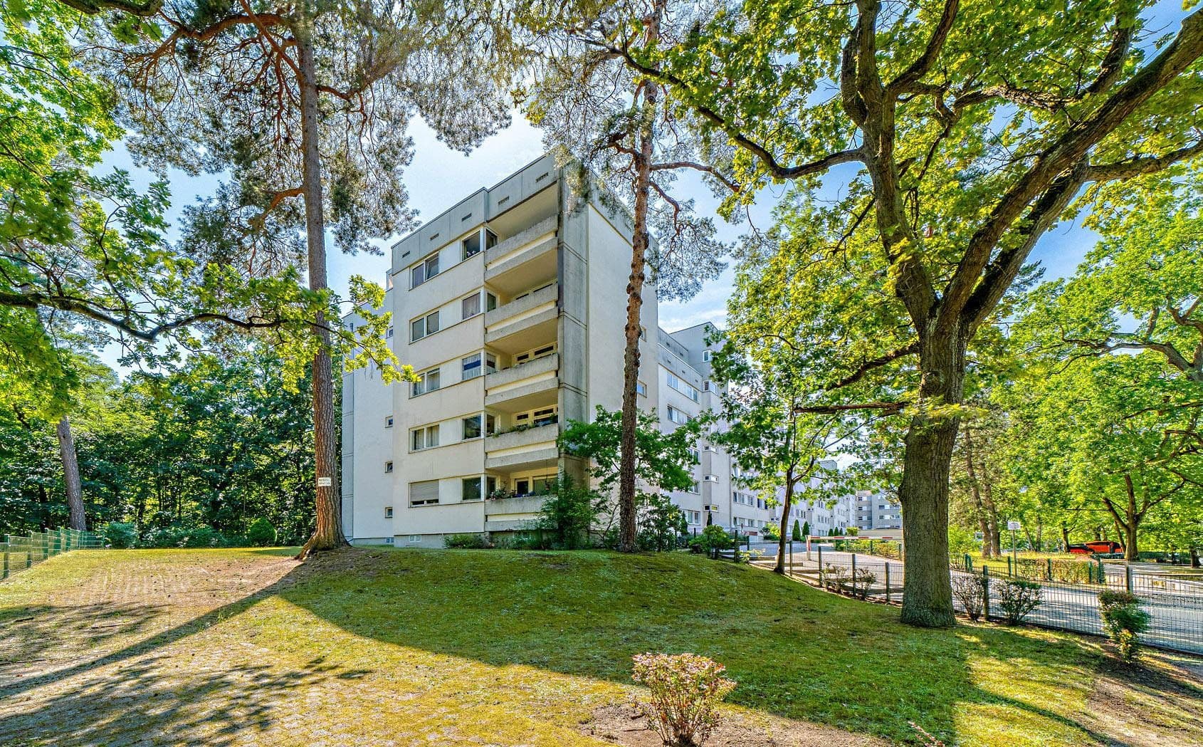 Predaj bytu 2-izbový 68 m², Angerburger Allee, Berlin, Berlín Predaj bytu 2-izbový 68 m², Angerburger Allee, Berlin, Berlín