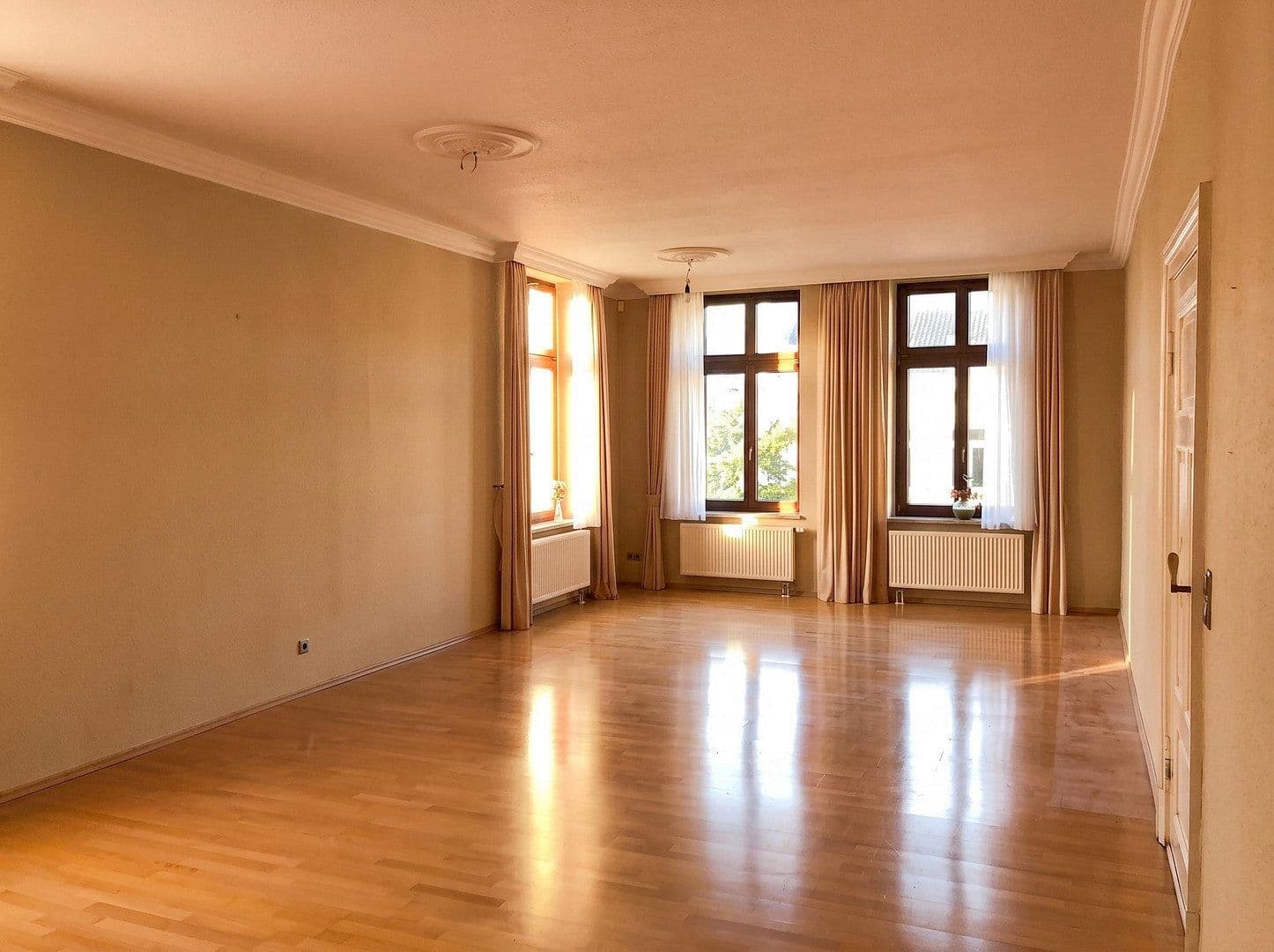 Prenájom bytu 5-izbový 157 m², Güstrower Str. 9, Waren (Müritz), Meklenbursko-Predpomoransko Prenájom bytu 5-izbový 157 m², Güstrower Str. 9, Waren (Müritz), Meklenbursko-Predpomoransko