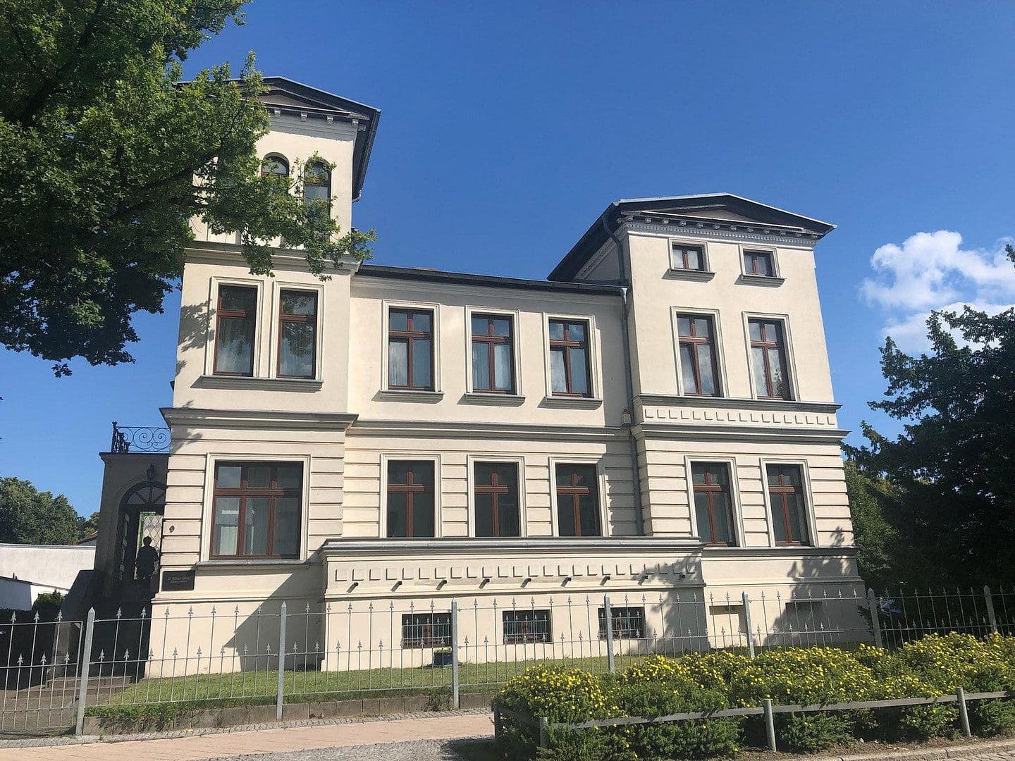 Prenájom bytu 5-izbový 157 m², Güstrower Str. 9, Waren (Müritz), Meklenbursko-Predpomoransko Prenájom bytu 5-izbový 157 m², Güstrower Str. 9, Waren (Müritz), Meklenbursko-Predpomoransko