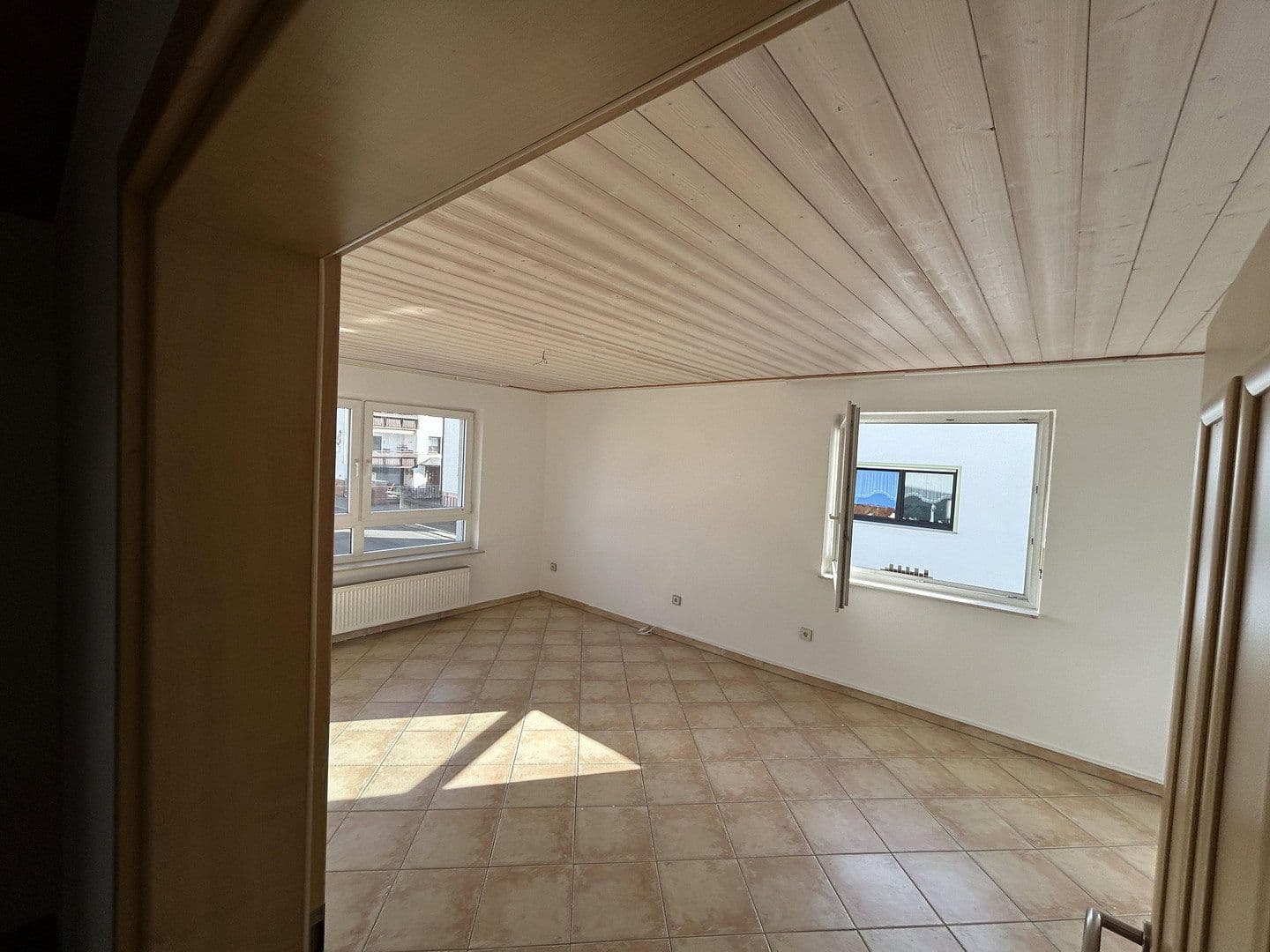 Prenájom bytu 4-izbový 110 m², Grüntalstr 12, Hösbach, Bavorsko Prenájom bytu 4-izbový 110 m², Grüntalstr 12, Hösbach, Bavorsko