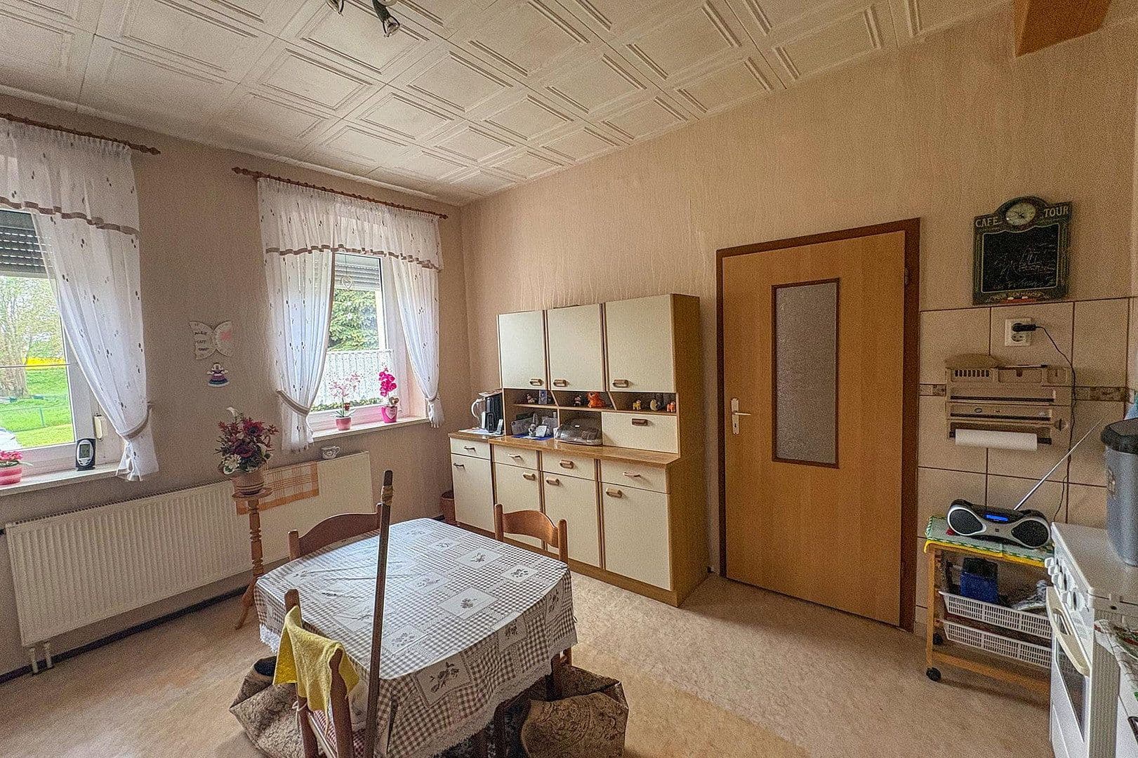 Predaj domu 282 m², pozemok 7.848 m², Hohenmölsen, Sasko-Anhaltsko Predaj domu 282 m², pozemok 7.848 m², Hohenmölsen, Sasko-Anhaltsko