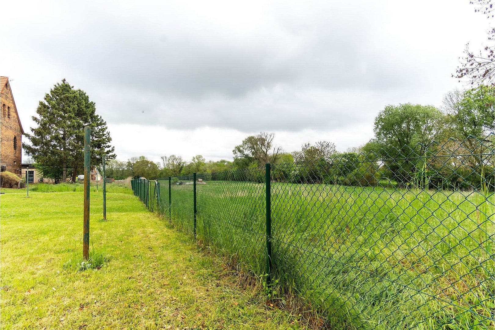 Predaj domu 282 m², pozemok 7.848 m², Hohenmölsen, Sasko-Anhaltsko Predaj domu 282 m², pozemok 7.848 m², Hohenmölsen, Sasko-Anhaltsko