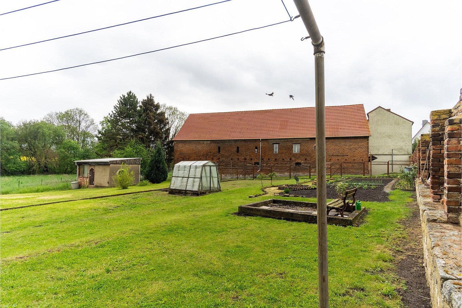 Predaj domu 282 m², pozemok 7.848 m², Hohenmölsen, Sasko-Anhaltsko Predaj domu 282 m², pozemok 7.848 m², Hohenmölsen, Sasko-Anhaltsko