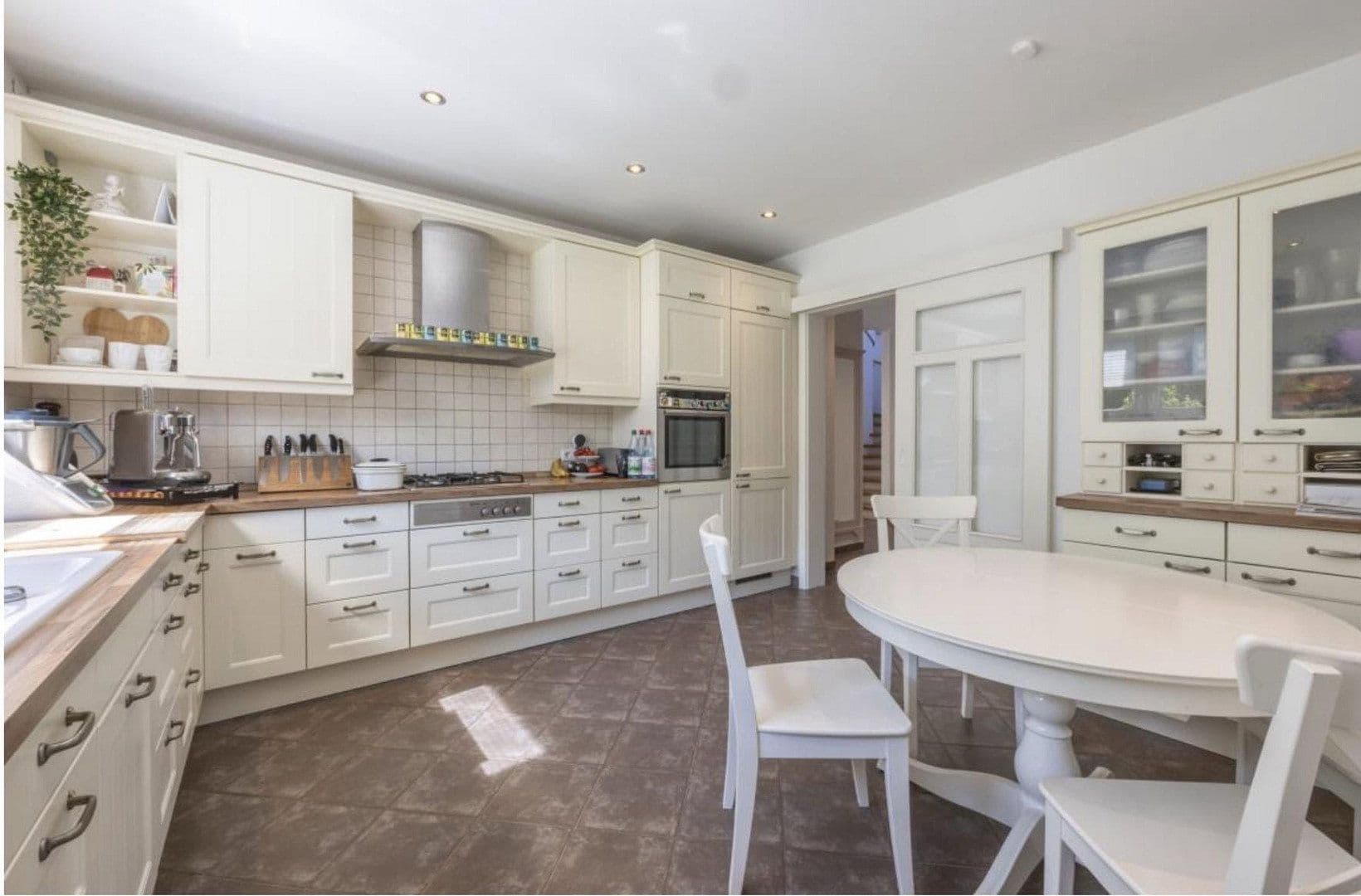 Predaj domu 270 m², pozemok 734 m², Philipp-Schnell-Strasse 31-33, Frankfurt, Hesensko Predaj domu 270 m², pozemok 734 m², Philipp-Schnell-Strasse 31-33, Frankfurt, Hesensko