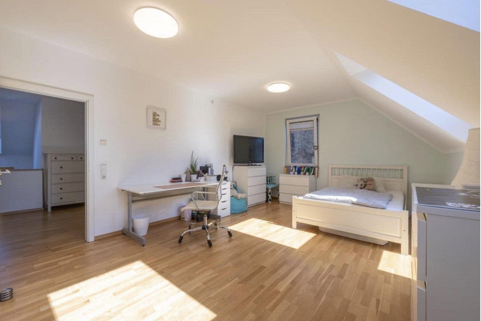 Predaj domu 270 m², pozemok 734 m², Philipp-Schnell-Strasse 31-33, Frankfurt, Hesensko Predaj domu 270 m², pozemok 734 m², Philipp-Schnell-Strasse 31-33, Frankfurt, Hesensko