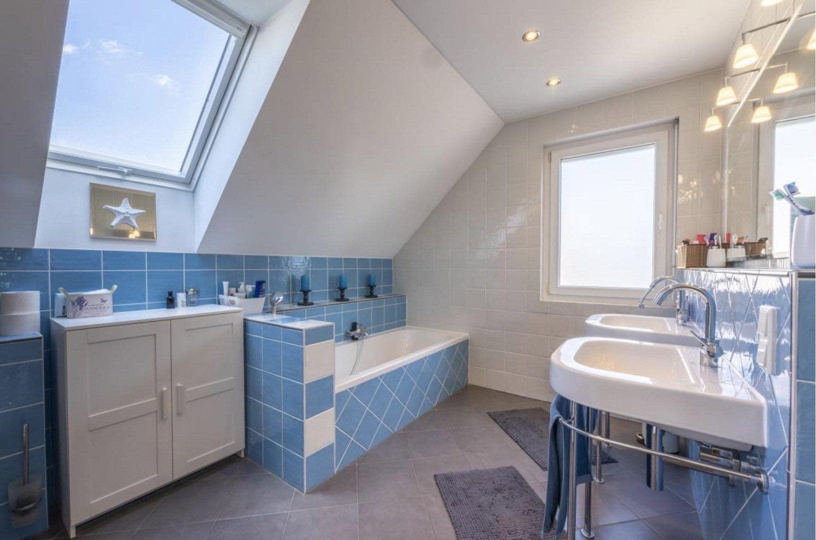 Predaj domu 270 m², pozemok 734 m², Philipp-Schnell-Strasse 31-33, Frankfurt, Hesensko Predaj domu 270 m², pozemok 734 m², Philipp-Schnell-Strasse 31-33, Frankfurt, Hesensko