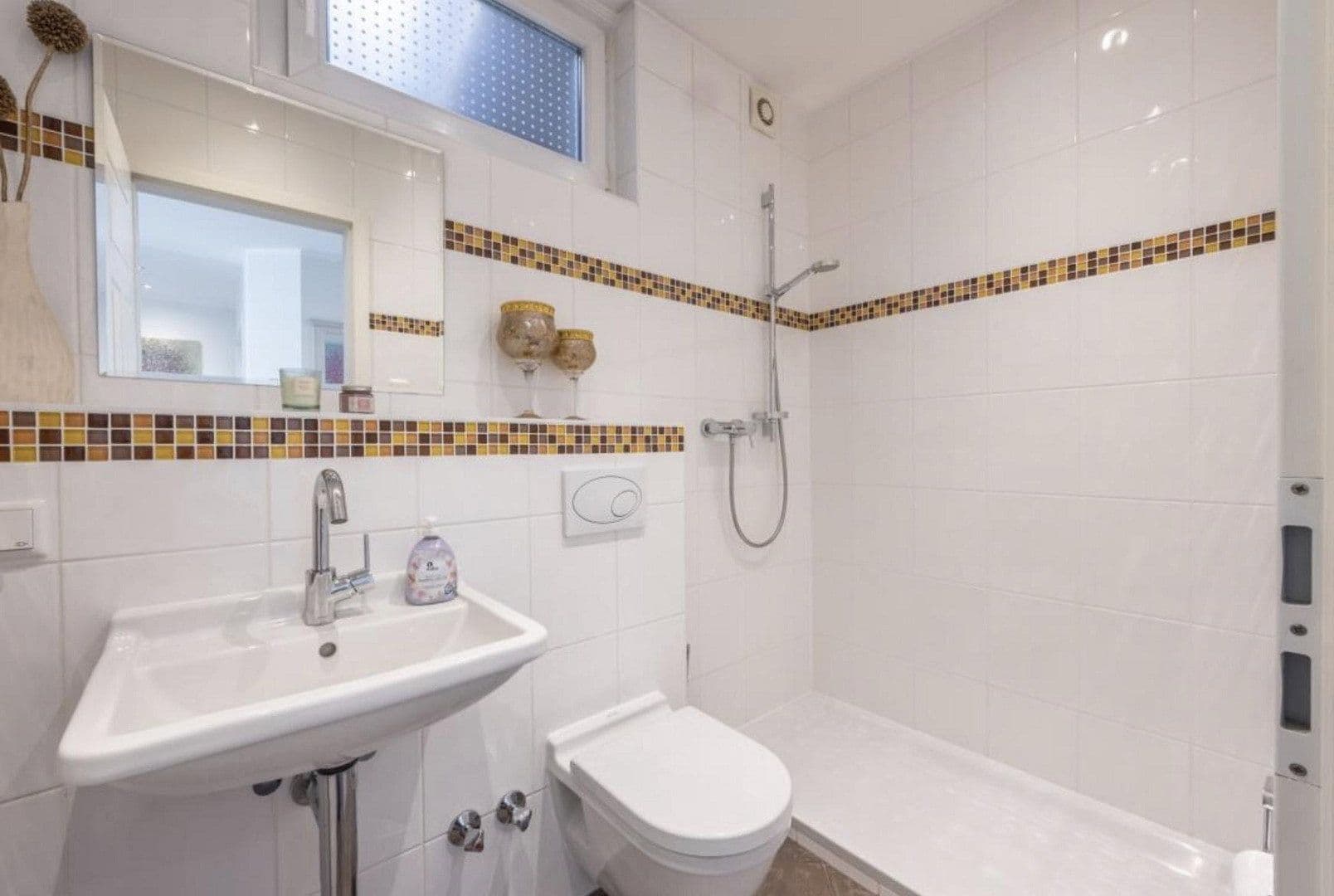Predaj domu 270 m², pozemok 734 m², Philipp-Schnell-Strasse 31-33, Frankfurt, Hesensko Predaj domu 270 m², pozemok 734 m², Philipp-Schnell-Strasse 31-33, Frankfurt, Hesensko