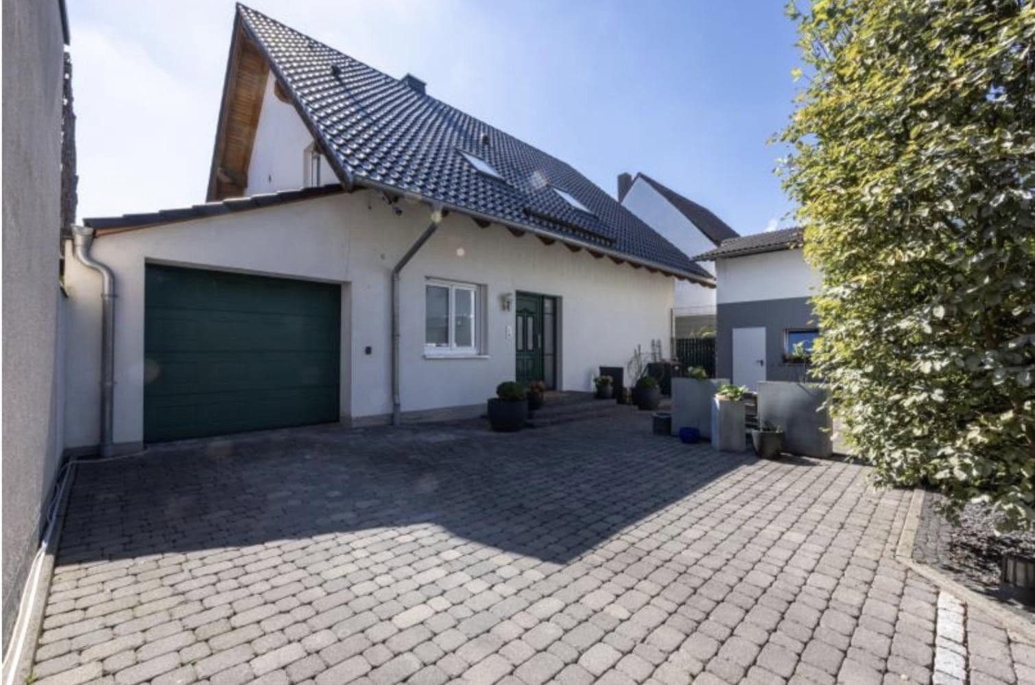 Predaj domu 270 m², pozemok 734 m², Philipp-Schnell-Strasse 31-33, Frankfurt, Hesensko Predaj domu 270 m², pozemok 734 m², Philipp-Schnell-Strasse 31-33, Frankfurt, Hesensko