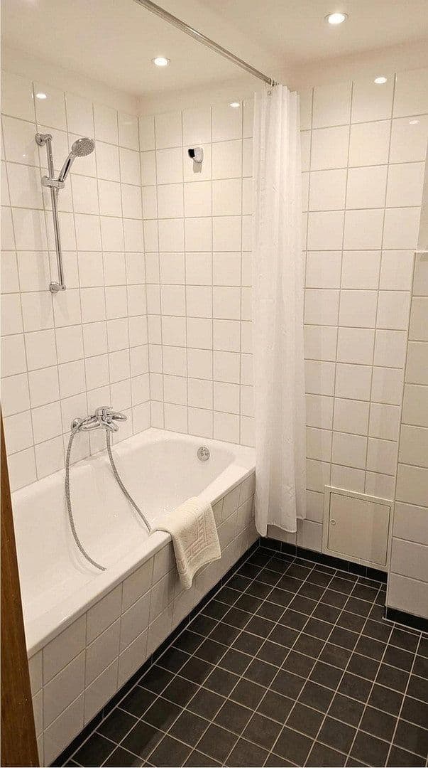 Prenájom bytu 3-izbový 75 m², Kühlweinstraße 4, Völklingen, Sársko Prenájom bytu 3-izbový 75 m², Kühlweinstraße 4, Völklingen, Sársko
