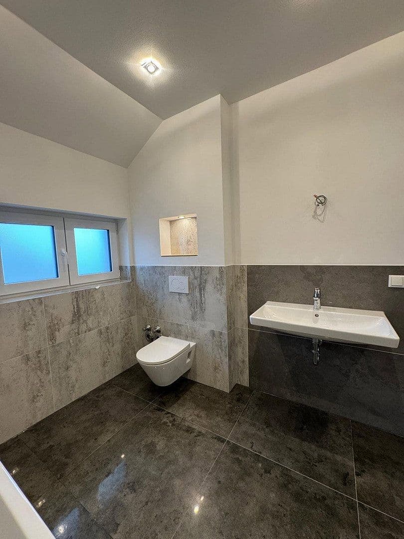 Prenájom domu 235 m², pozemok 50 m², Rodenbach, Hesensko Prenájom domu 235 m², pozemok 50 m², Rodenbach, Hesensko
