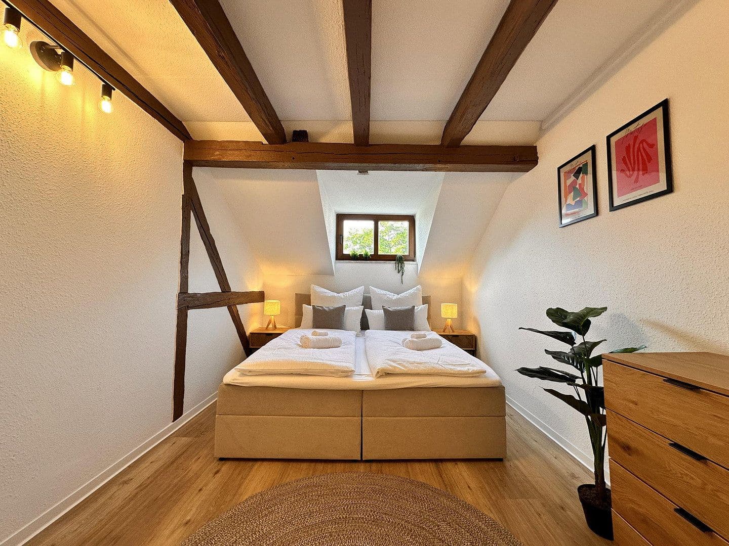 Prenájom bytu 2-izbový 59 m², Max-Pechstein-Str. 2, Zwickau, Sasko Prenájom bytu 2-izbový 59 m², Max-Pechstein-Str. 2, Zwickau, Sasko