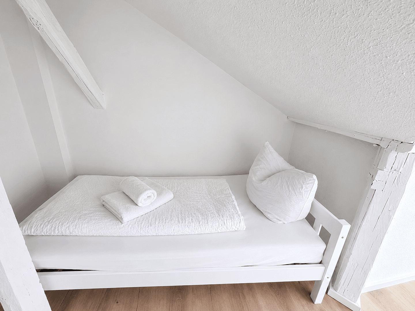 Prenájom bytu 2-izbový 59 m², Max-Pechstein-Str. 2, Zwickau, Sasko Prenájom bytu 2-izbový 59 m², Max-Pechstein-Str. 2, Zwickau, Sasko