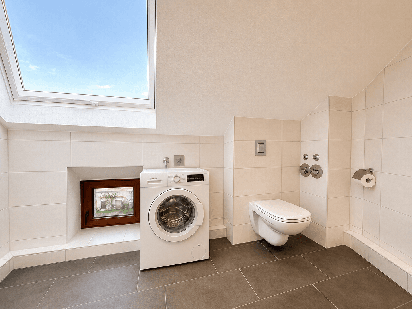 Prenájom bytu 2-izbový 59 m², Max-Pechstein-Str. 2, Zwickau, Sasko Prenájom bytu 2-izbový 59 m², Max-Pechstein-Str. 2, Zwickau, Sasko