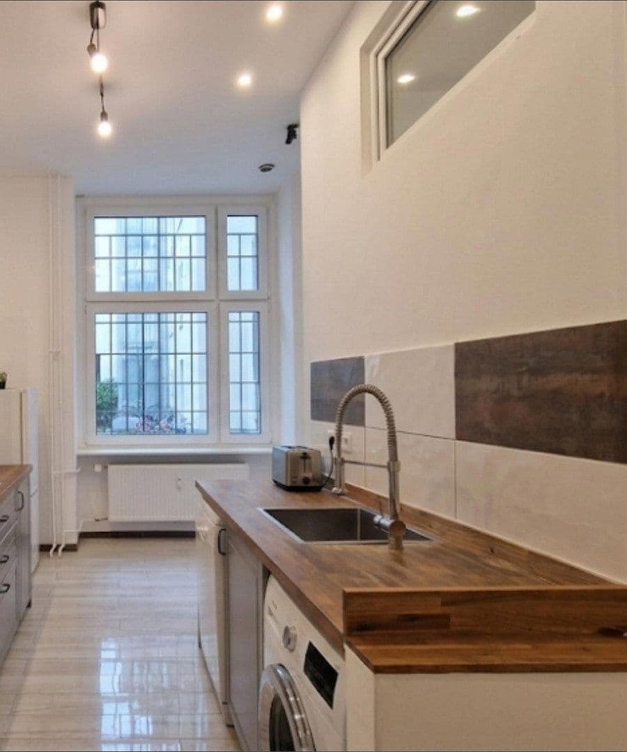 Predaj bytu 5-izbový 130 m², Berlin, Berlín Predaj bytu 5-izbový 130 m², Berlin, Berlín