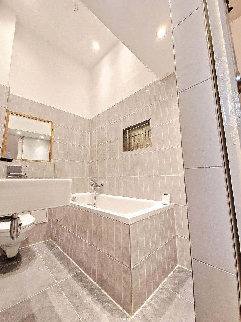 Predaj bytu 5-izbový 130 m², Berlin, Berlín Predaj bytu 5-izbový 130 m², Berlin, Berlín