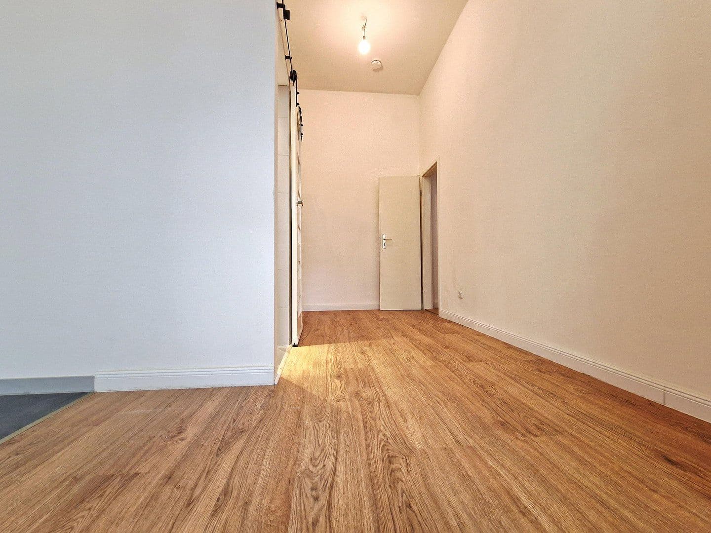 Predaj bytu 5-izbový 130 m², Berlin, Berlín Predaj bytu 5-izbový 130 m², Berlin, Berlín