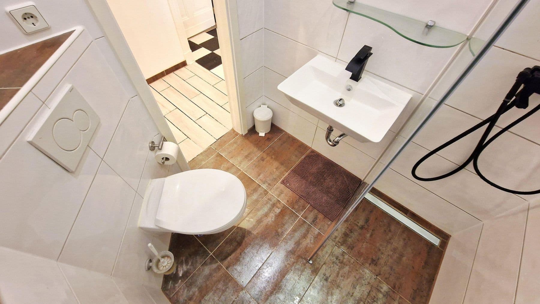 Predaj bytu 5-izbový 130 m², Berlin, Berlín Predaj bytu 5-izbový 130 m², Berlin, Berlín
