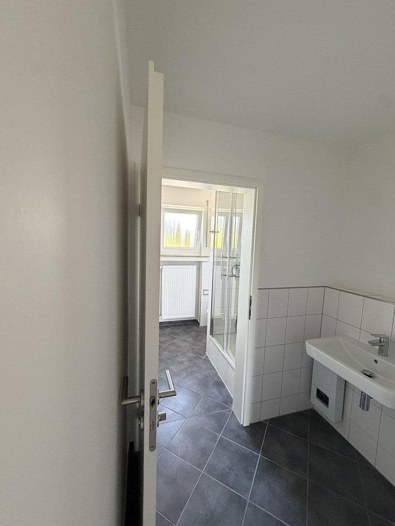 Prenájom bytu 3-izbový 95 m², Aachener Straße 1274, Köln, Severné Porýnie - Westfálsko Prenájom bytu 3-izbový 95 m², Aachener Straße 1274, Köln, Severné Porýnie - Westfálsko