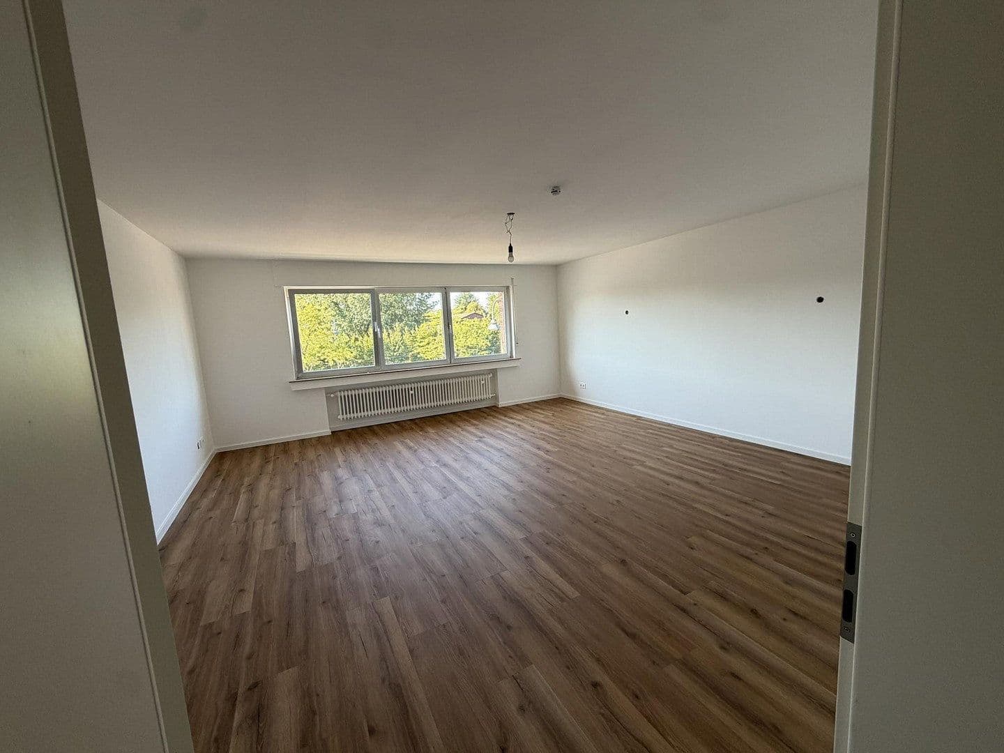 Prenájom bytu 3-izbový 95 m², Aachener Straße 1274, Köln, Severné Porýnie - Westfálsko Prenájom bytu 3-izbový 95 m², Aachener Straße 1274, Köln, Severné Porýnie - Westfálsko