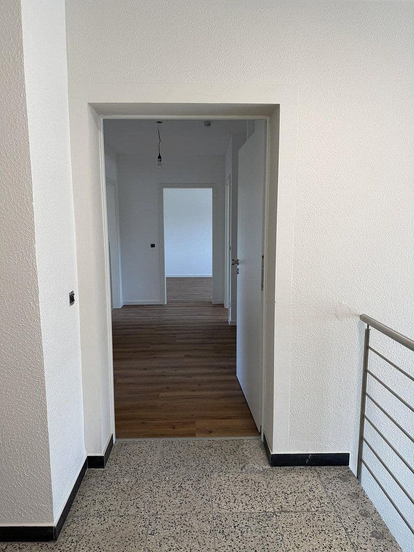 Prenájom bytu 3-izbový 95 m², Aachener Straße 1274, Köln, Severné Porýnie - Westfálsko Prenájom bytu 3-izbový 95 m², Aachener Straße 1274, Köln, Severné Porýnie - Westfálsko