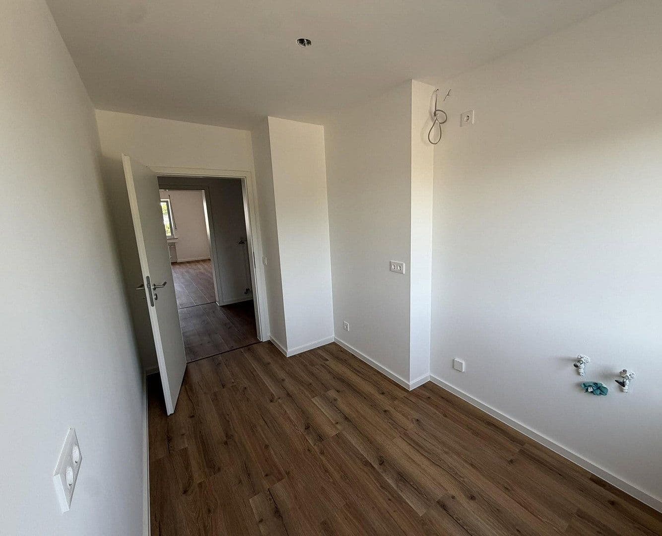 Prenájom bytu 3-izbový 95 m², Aachener Straße 1274, Köln, Severné Porýnie - Westfálsko Prenájom bytu 3-izbový 95 m², Aachener Straße 1274, Köln, Severné Porýnie - Westfálsko