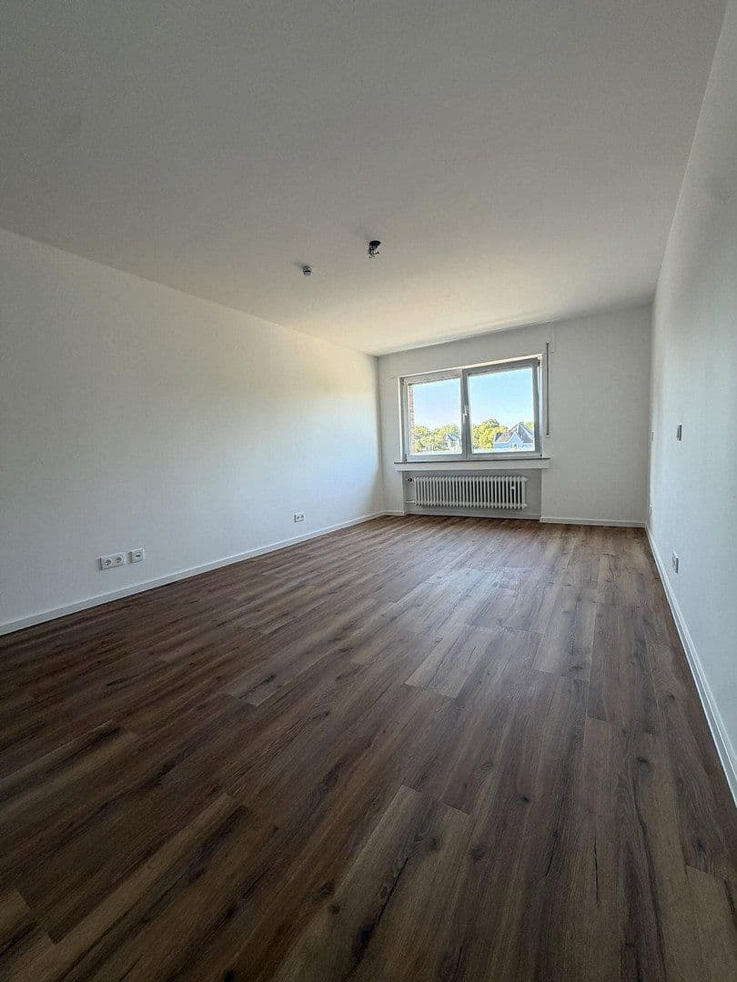 Prenájom bytu 3-izbový 95 m², Aachener Straße 1274, Köln, Severné Porýnie - Westfálsko Prenájom bytu 3-izbový 95 m², Aachener Straße 1274, Köln, Severné Porýnie - Westfálsko