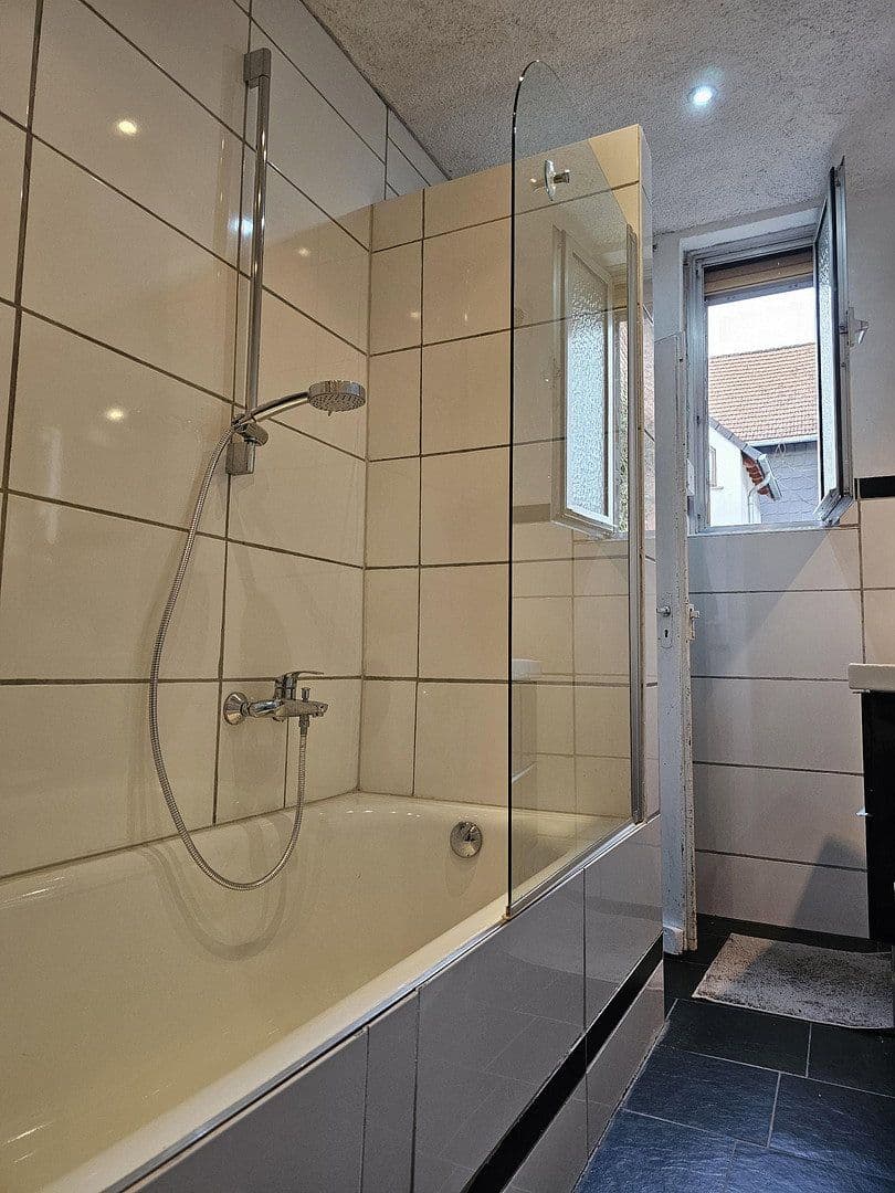 Predaj domu 130 m², pozemok 298 m², Brechen, Hesensko Predaj domu 130 m², pozemok 298 m², Brechen, Hesensko