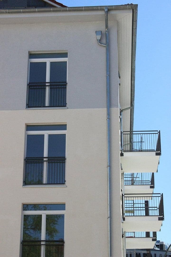 Prenájom bytu 4-izbový 100 m², Sterndamm 66 E, Berlin, Berlín Prenájom bytu 4-izbový 100 m², Sterndamm 66 E, Berlin, Berlín