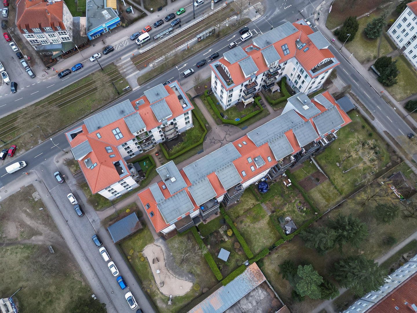 Prenájom bytu 4-izbový 100 m², Sterndamm 66 E, Berlin, Berlín Prenájom bytu 4-izbový 100 m², Sterndamm 66 E, Berlin, Berlín