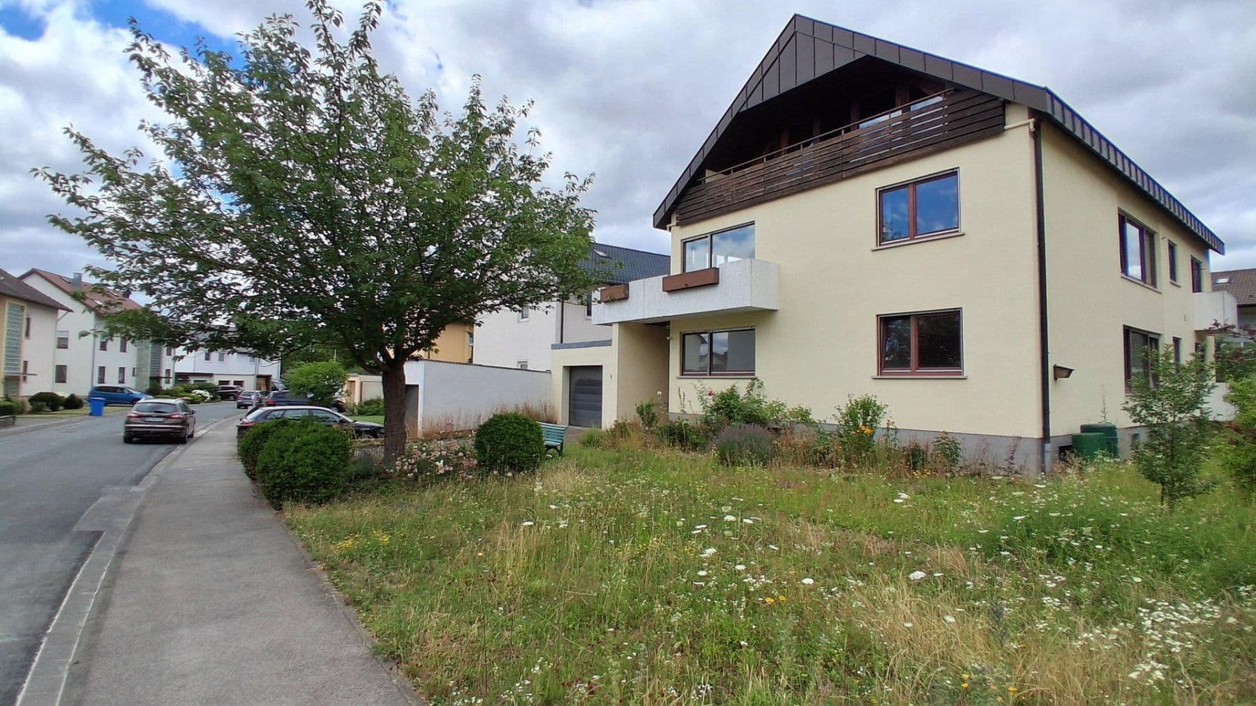 Predaj domu 195 m², pozemok 677 m², Nordlandstraße 5, Bad Neustadt an der Saale, Bavorsko Predaj domu 195 m², pozemok 677 m², Nordlandstraße 5, Bad Neustadt an der Saale, Bavorsko