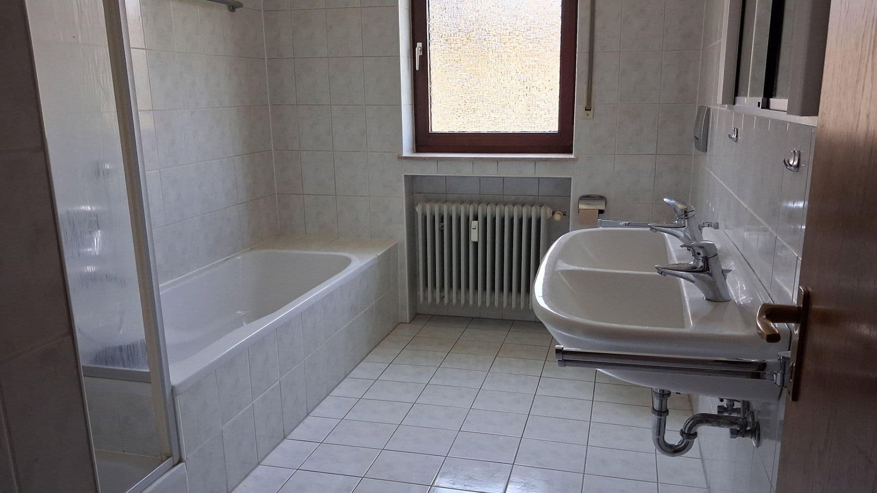 Predaj domu 195 m², pozemok 677 m², Nordlandstraße 5, Bad Neustadt an der Saale, Bavorsko Predaj domu 195 m², pozemok 677 m², Nordlandstraße 5, Bad Neustadt an der Saale, Bavorsko