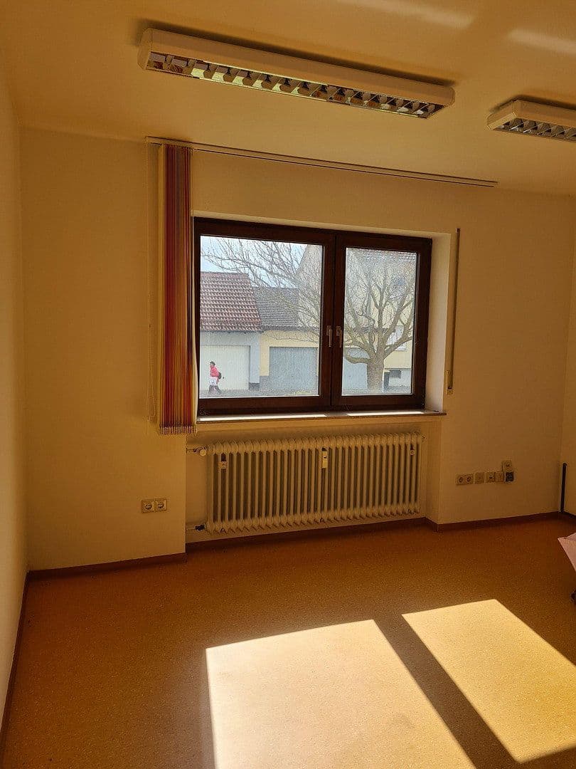 Predaj domu 195 m², pozemok 677 m², Nordlandstraße 5, Bad Neustadt an der Saale, Bavorsko Predaj domu 195 m², pozemok 677 m², Nordlandstraße 5, Bad Neustadt an der Saale, Bavorsko