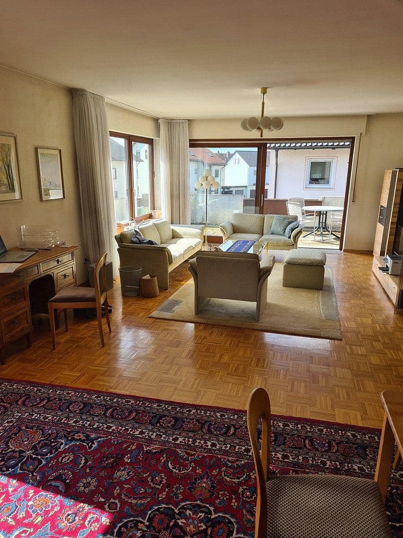 Predaj domu 195 m², pozemok 677 m², Nordlandstraße 5, Bad Neustadt an der Saale, Bavorsko Predaj domu 195 m², pozemok 677 m², Nordlandstraße 5, Bad Neustadt an der Saale, Bavorsko