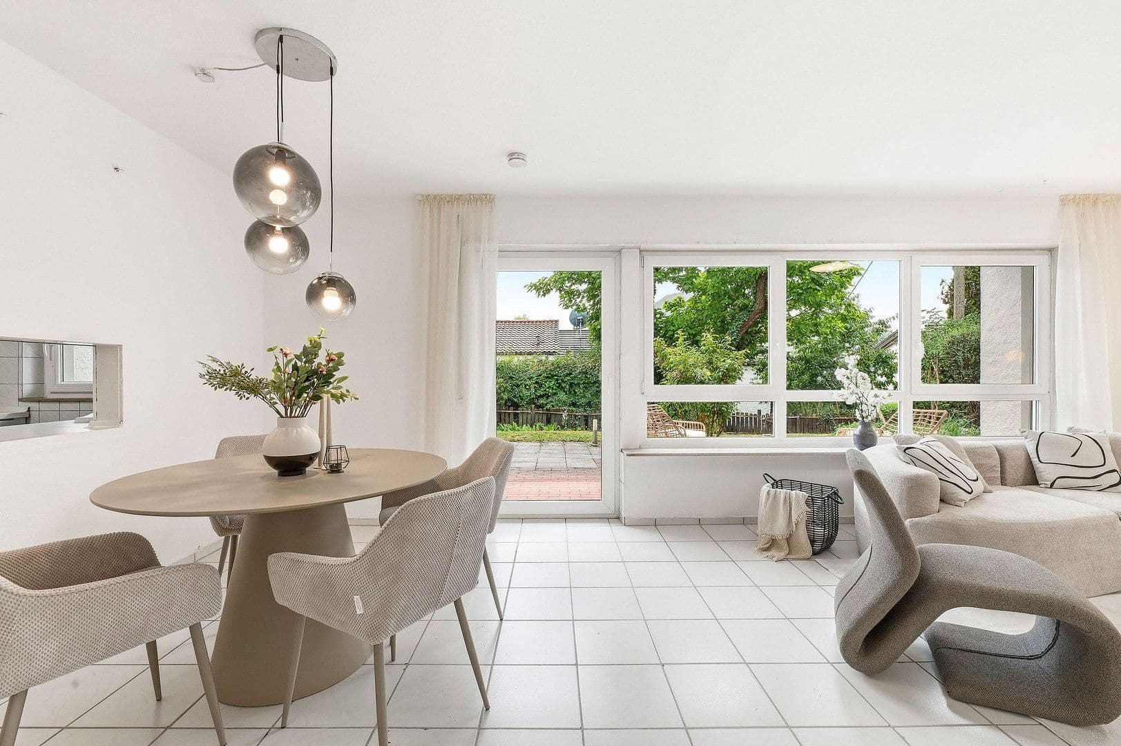 Predaj domu 109 m², pozemok 364 m², Spitzwiesenweg 8, Eningen unter Achalm, Bádensko-Wurttembersko Predaj domu 109 m², pozemok 364 m², Spitzwiesenweg 8, Eningen unter Achalm, Bádensko-Wurttembersko