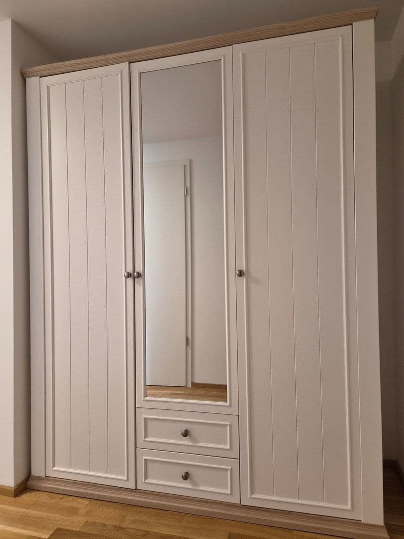 Prenájom bytu 3-izbový 93 m², Dresden, Sasko Prenájom bytu 3-izbový 93 m², Dresden, Sasko