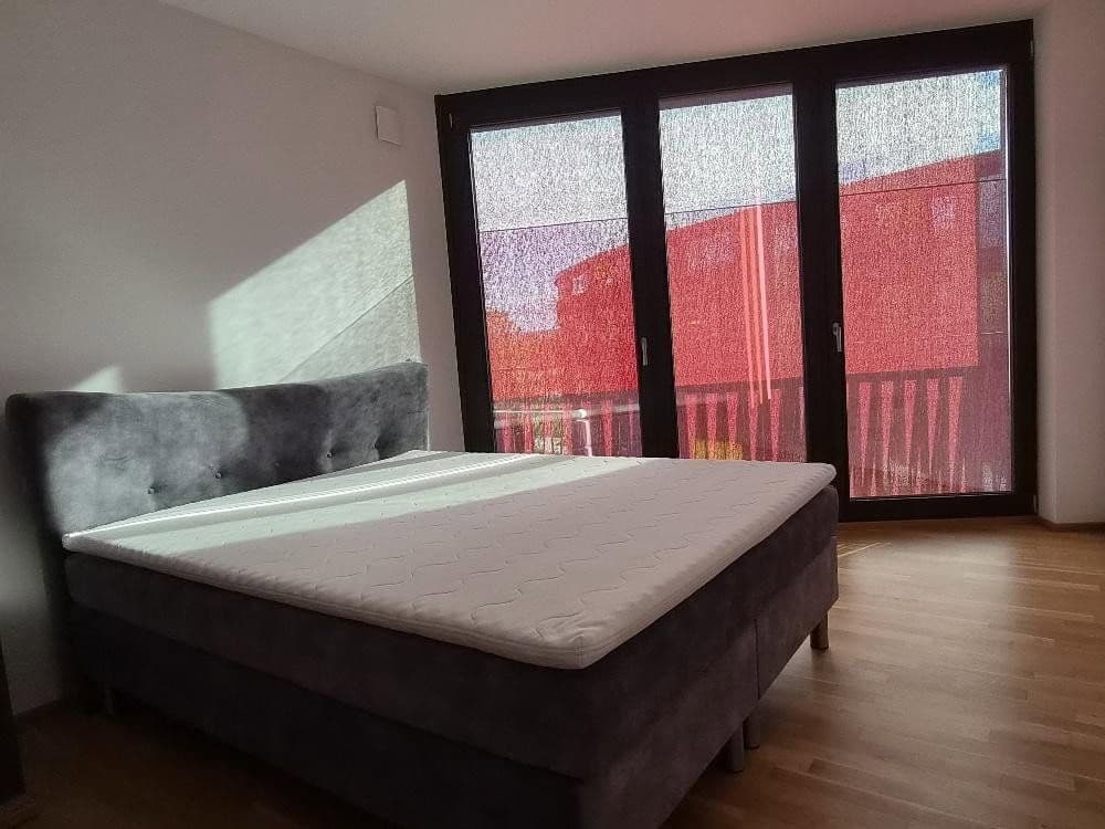 Prenájom bytu 3-izbový 93 m², Dresden, Sasko Prenájom bytu 3-izbový 93 m², Dresden, Sasko