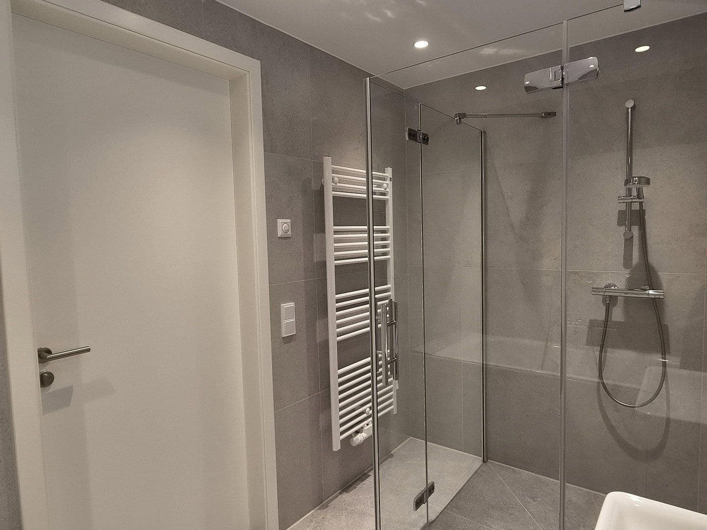 Prenájom bytu 3-izbový 93 m², Dresden, Sasko Prenájom bytu 3-izbový 93 m², Dresden, Sasko