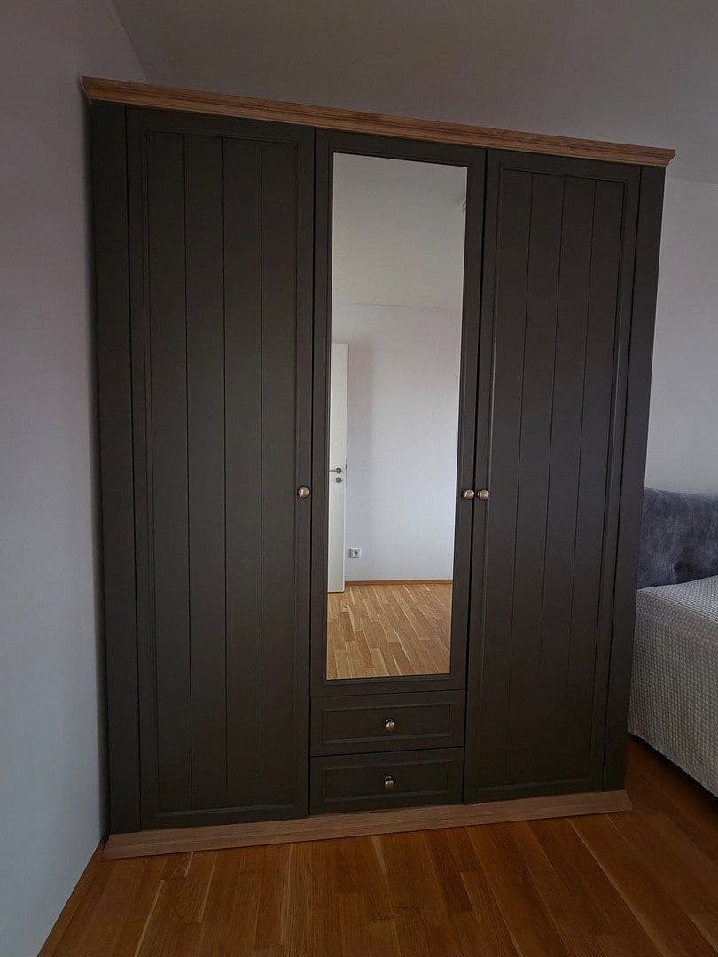 Prenájom bytu 3-izbový 93 m², Dresden, Sasko Prenájom bytu 3-izbový 93 m², Dresden, Sasko