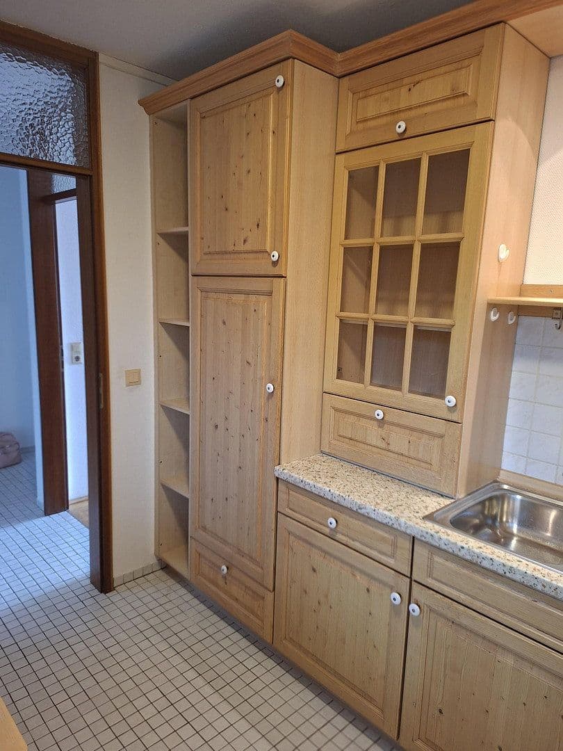 Prenájom bytu 3-izbový 97 m², Würzburg, Bavorsko Prenájom bytu 3-izbový 97 m², Würzburg, Bavorsko