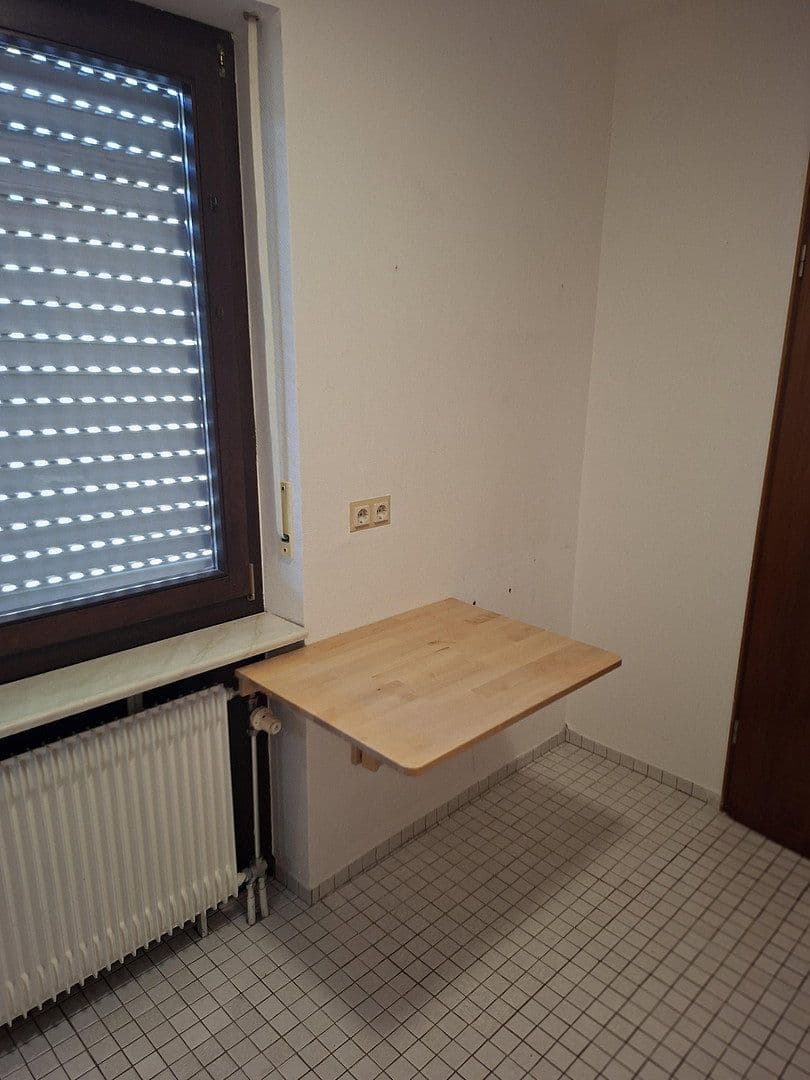 Prenájom bytu 3-izbový 97 m², Würzburg, Bavorsko Prenájom bytu 3-izbový 97 m², Würzburg, Bavorsko