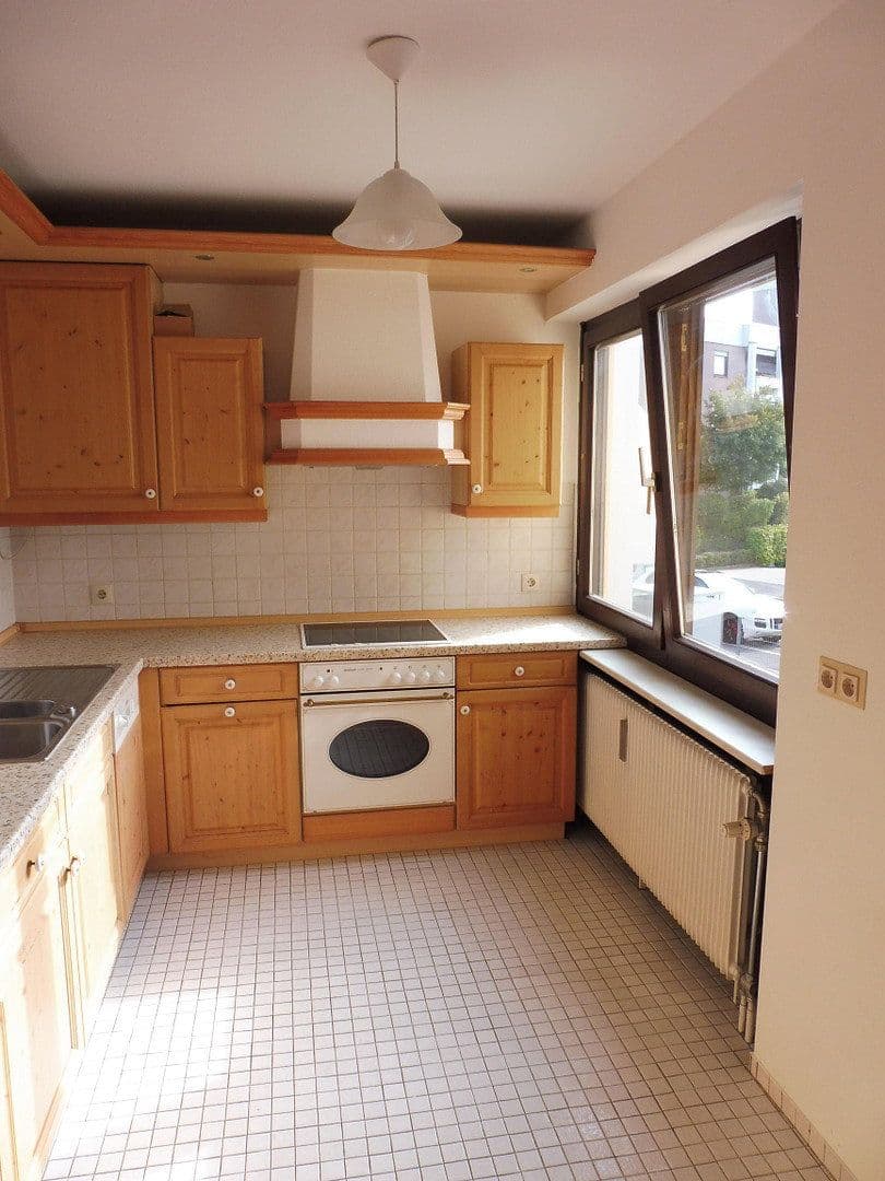 Prenájom bytu 3-izbový 97 m², Würzburg, Bavorsko Prenájom bytu 3-izbový 97 m², Würzburg, Bavorsko